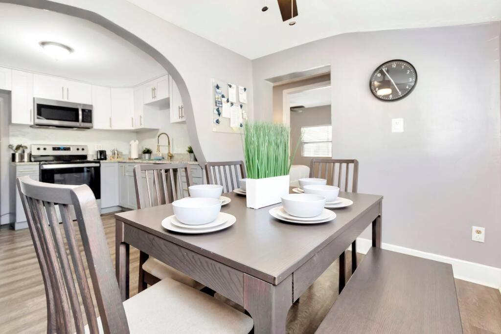 Cozy Bungalow With Patio & Grill, Private And Location Tampa Luaran gambar